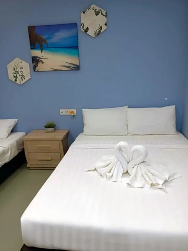 Standard Triple room
