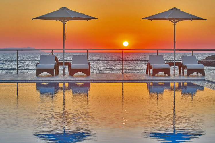 Nanakis Beach Hotel
