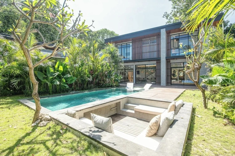 5 Bedrooms Villa with balcony