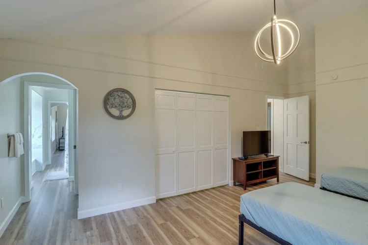 3 Bedrooms Cottage