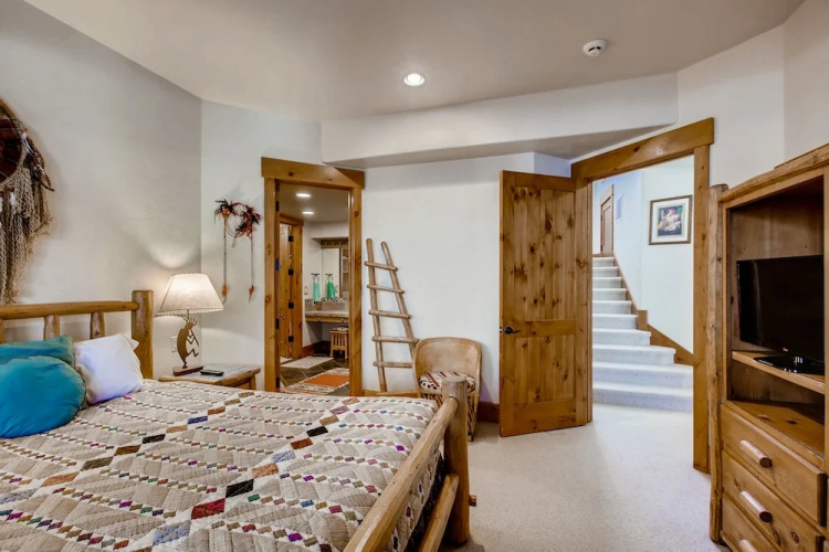 2118-A Vermont Rd Rental