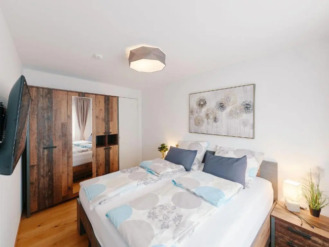 Luxus Neubau 5 min zu Talstation & Caumasee
