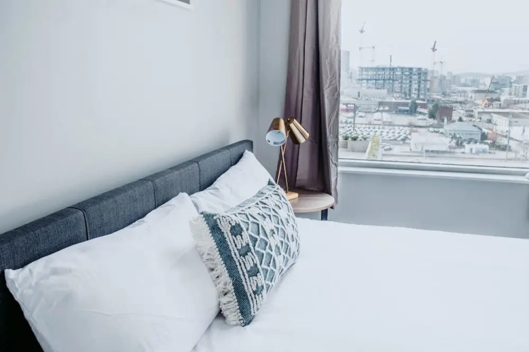 2 Bedrooms Quadruple Family Apartment