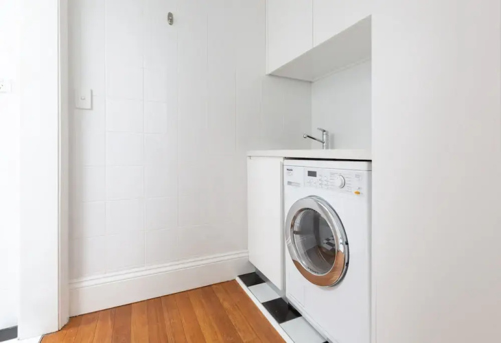 Chic Studio With Patio 20 min From CBD