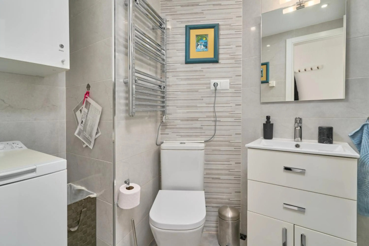2 Bedrooms 2 Bath