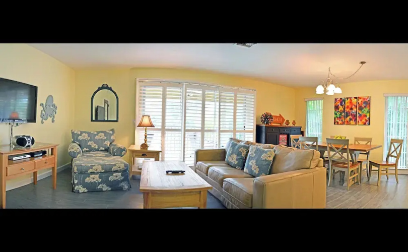 Holiday House 3
