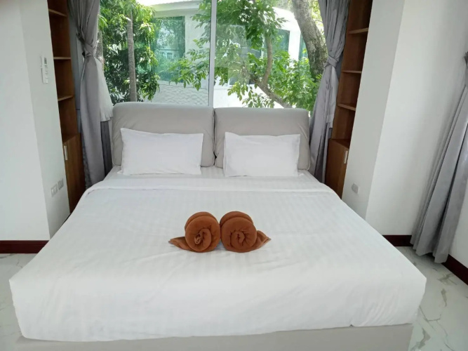 Baan Montra Beach Resort