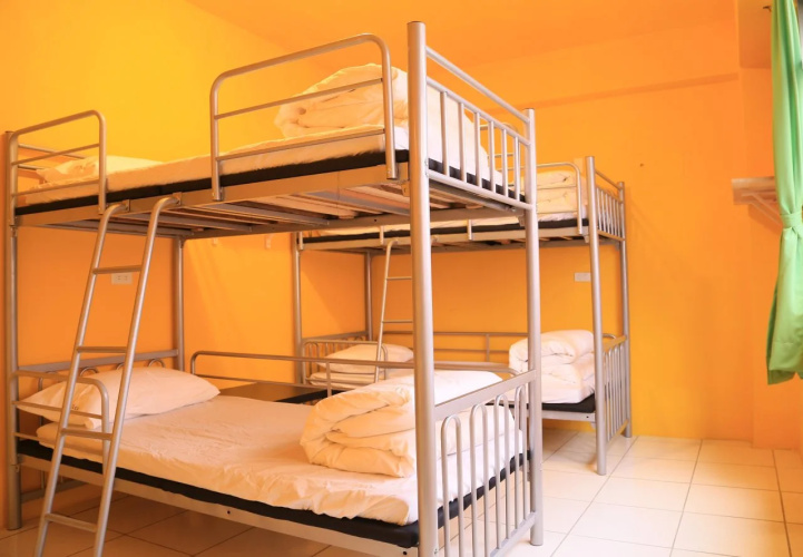 Warm House Hualien Hostel Backpacker(Over Head Hostel)