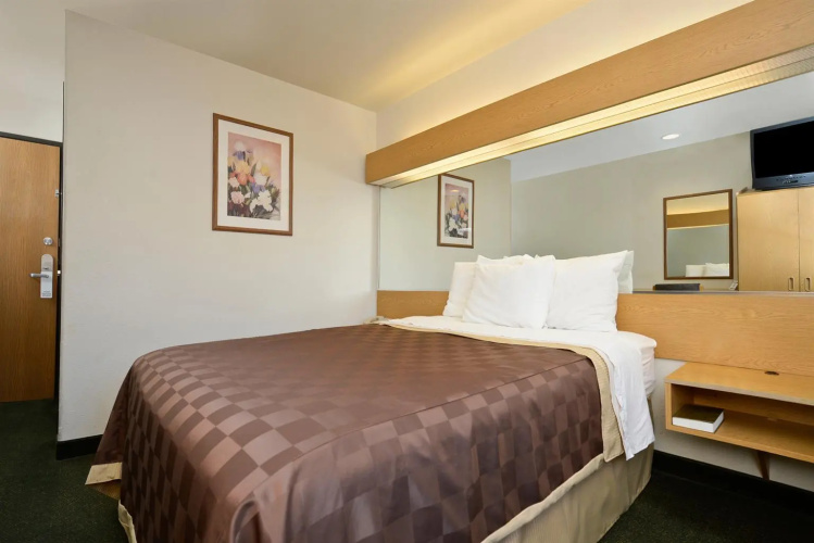 Americas Best Value Inn & Suites Ada