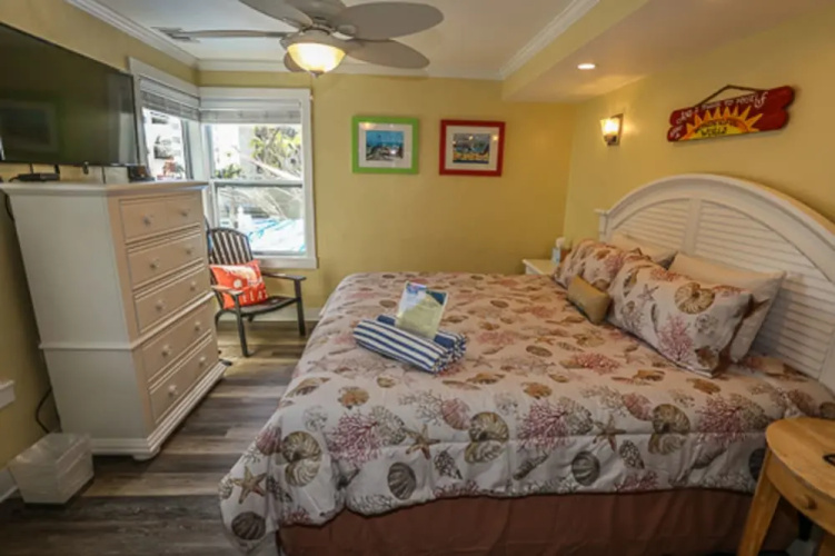 2518 Estero