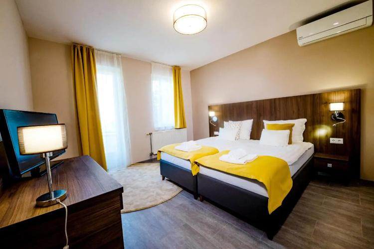 Fürdo Hotel