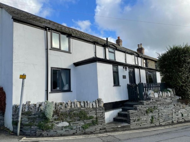 2 Bedrooms Cottage