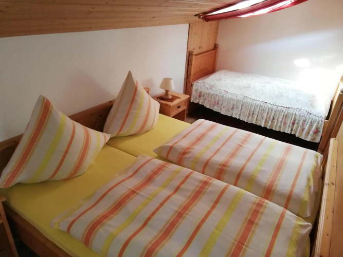 Ferienwohnung Emilia mit Bergblick (Osten)