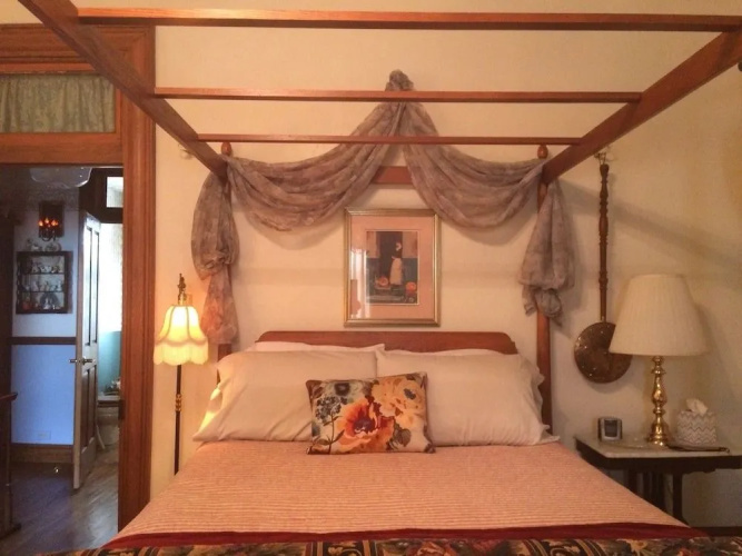 Campbell House B&B