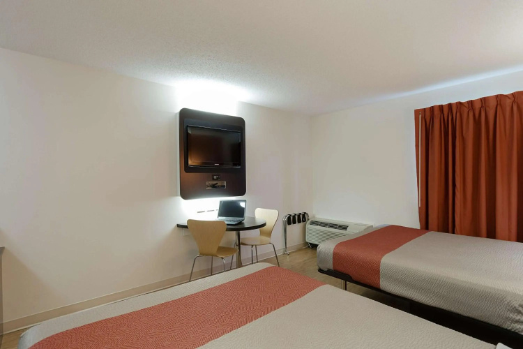 Motel 6 Brandon, MB