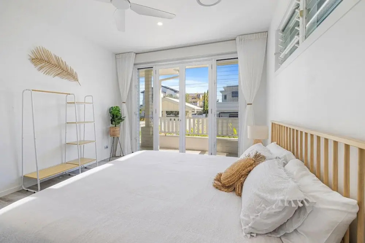 Beach Home in Burleigh Waters