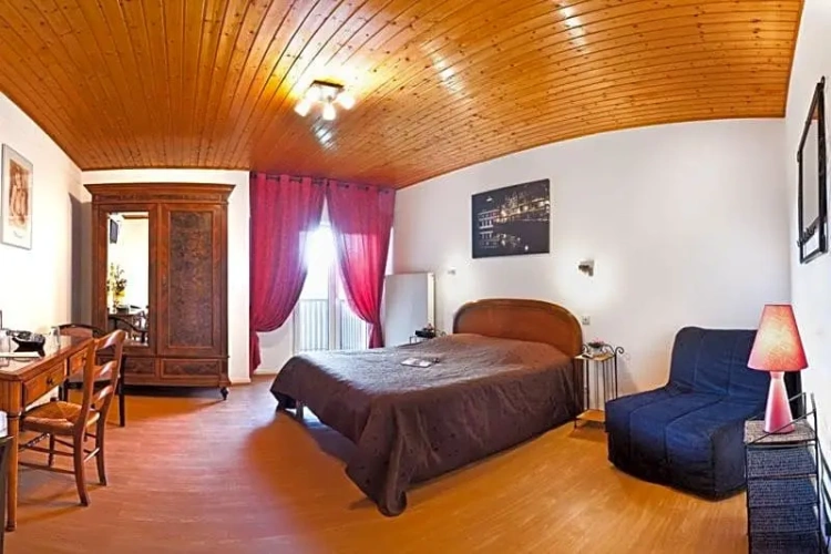 Standard Double room with balcony