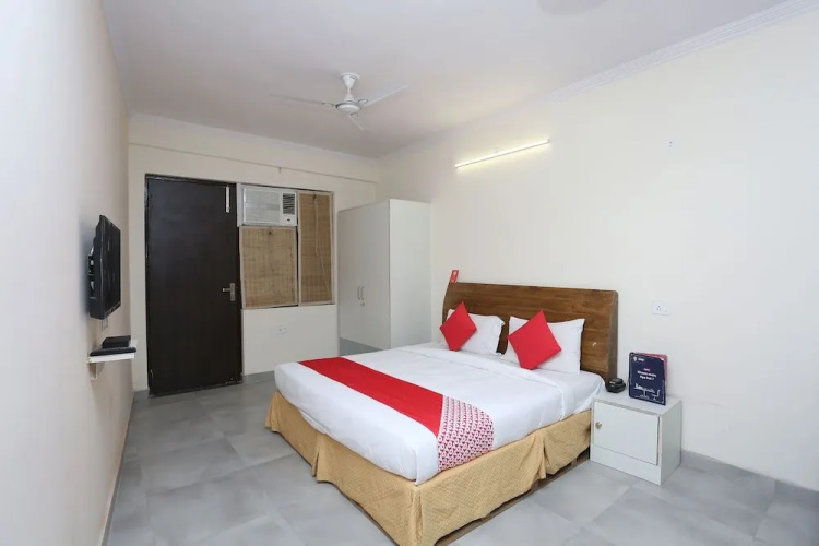 Oyo 28670 Hotel Dev Palace