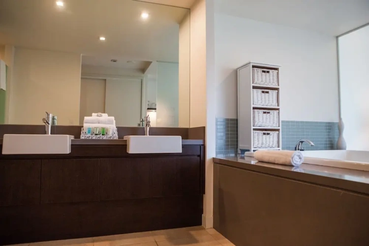 2 Bedrooms Luxury Apartment with pool view