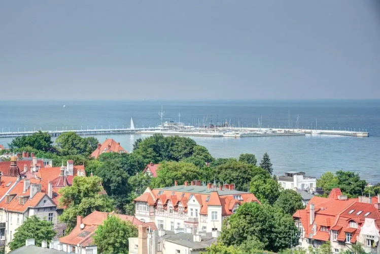4 Bedrooms Classic Sextuple Apartment with sea view
