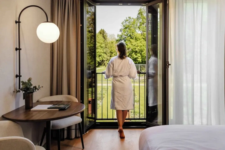 Deluxe Double room with courtyard view