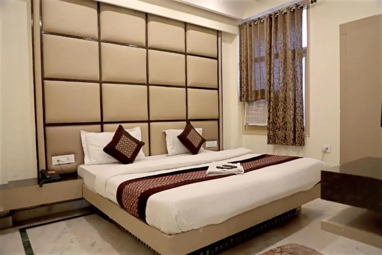 Deluxe Double room with view