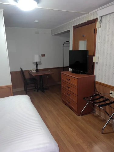 Hampton Motel