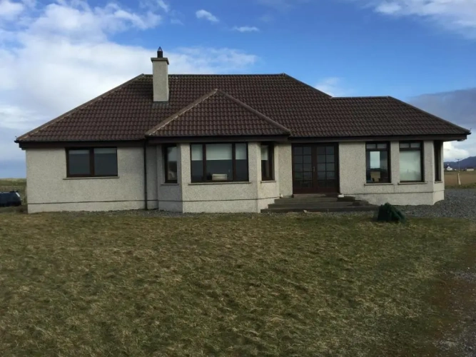 3 Bedrooms Cottage