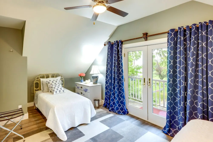Sheboygan Getaway w/ Deck + On-site Lake Access!