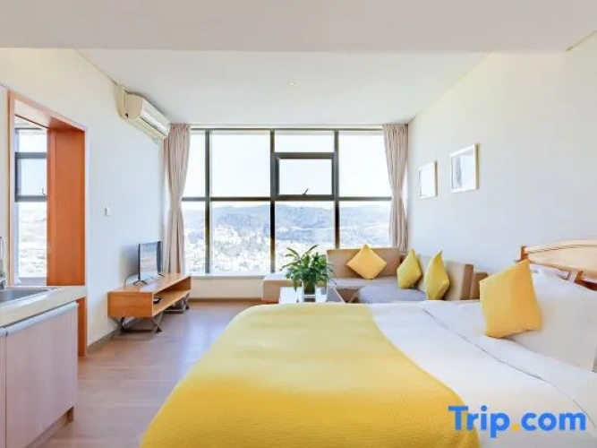 1 Bedroom Grand Suite with lake view