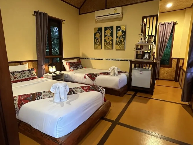 Standard Twin room with balcony