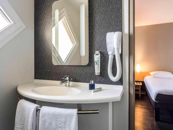 ibis Thonon Centre Hotel