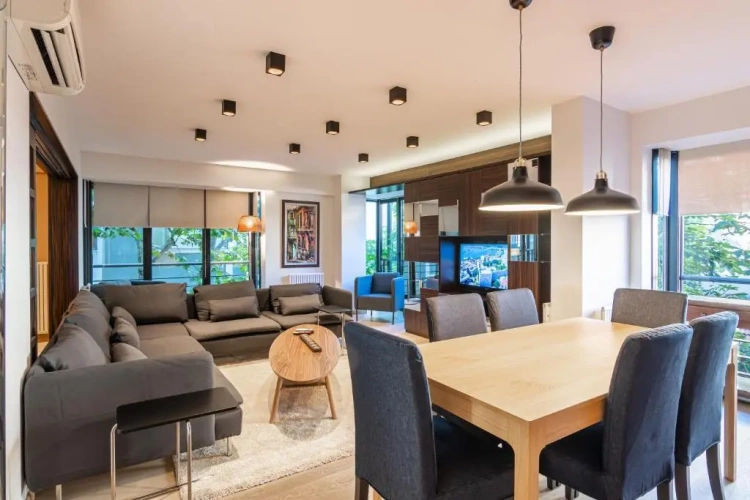 2 Bedrooms Apartment