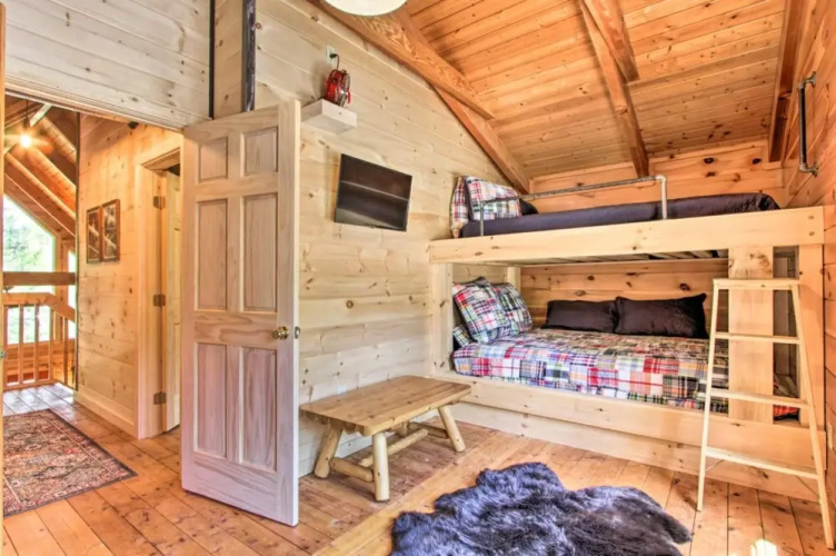 A Stone's Throw By Heritage Cabin Rentals