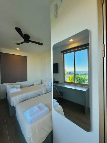 Deluxe Twin room with city view