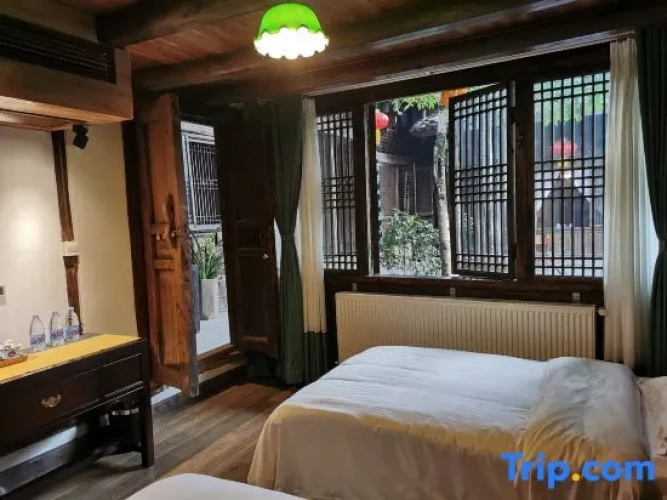 Duplex Suite with courtyard view