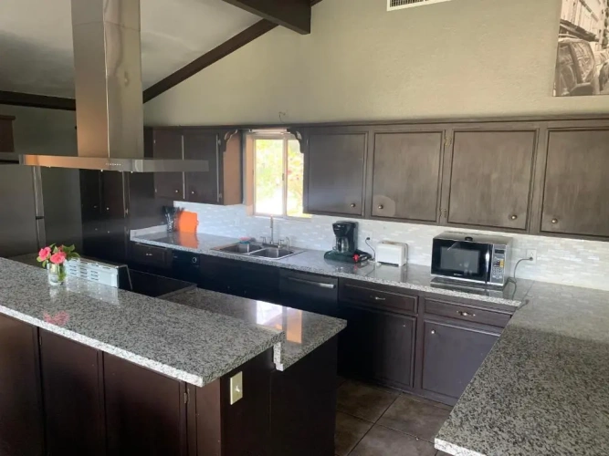 4 Bedrooms Cottage