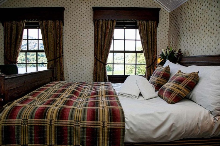 Standard Double room with lake view