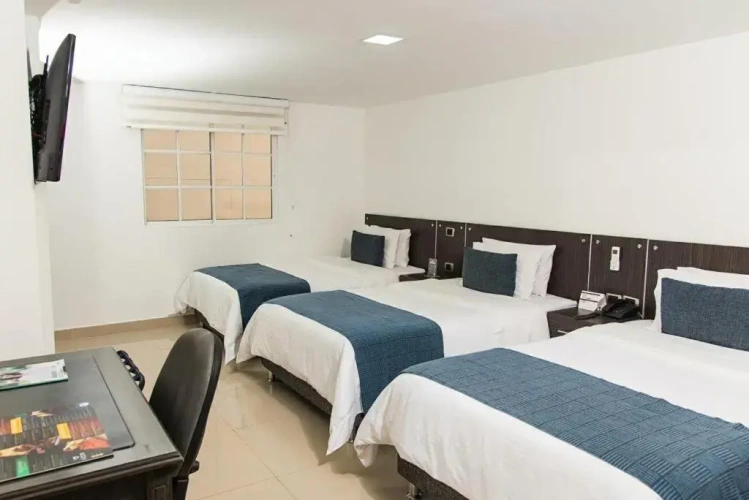Standard Triple room