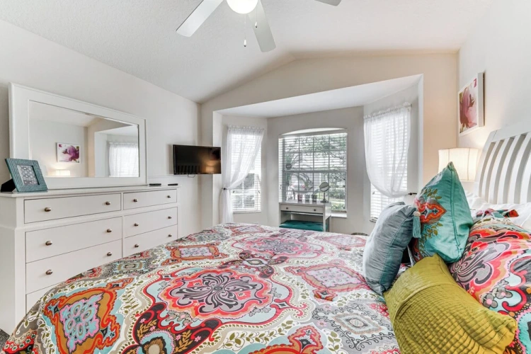 4 Bedrooms Cottage