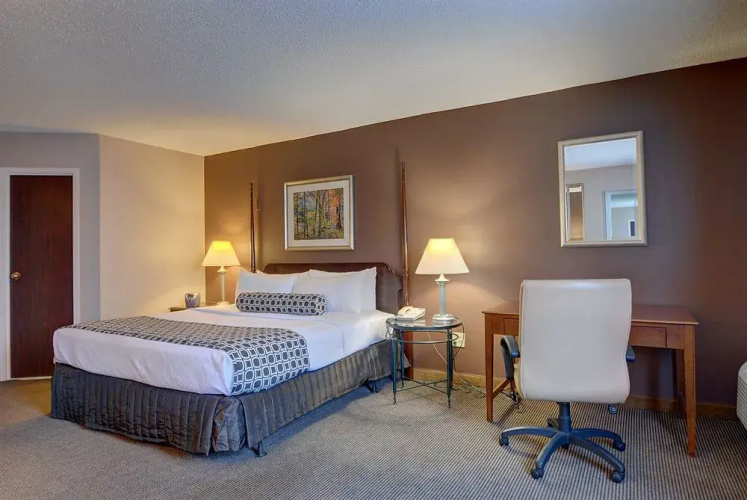 Radisson Hotel Cromwell