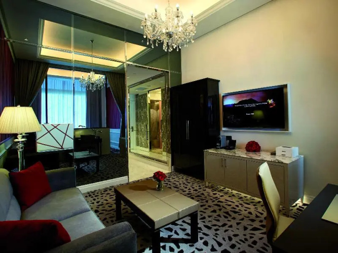 Crockford Hotel