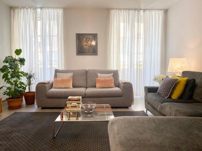 2 Bedrooms Apartment