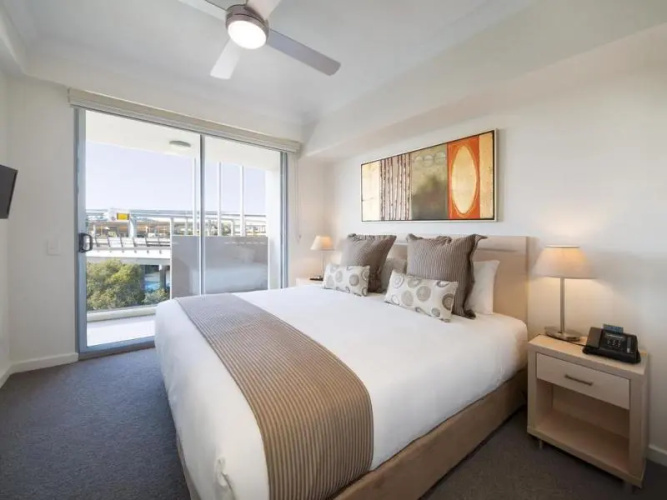 Oaks Brisbane Mews Suites