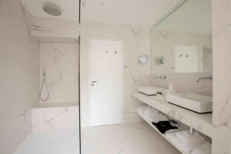 BORD EAU Guest House