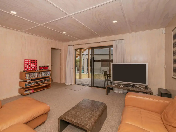 All Decked Out - Matarangi Holiday Home