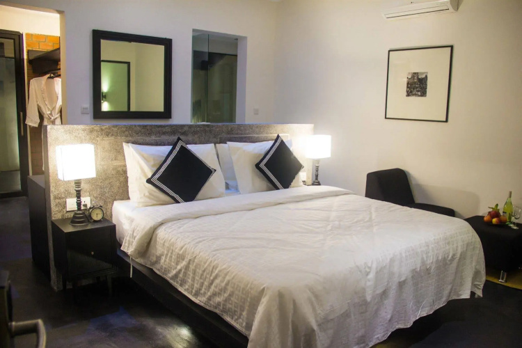 H Hotel Cambodia