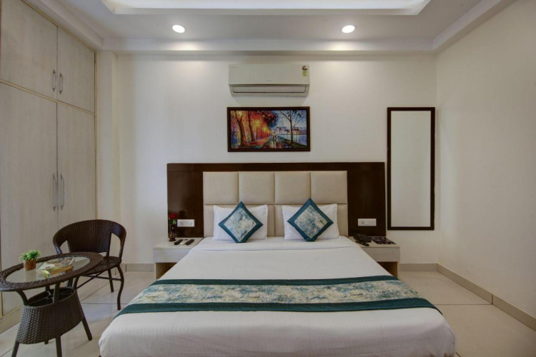 FabHotel Noida Suites Sector 20