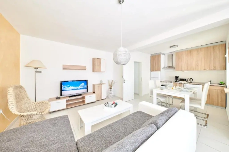 1 Bedroom Apartment with balcony and with garden view