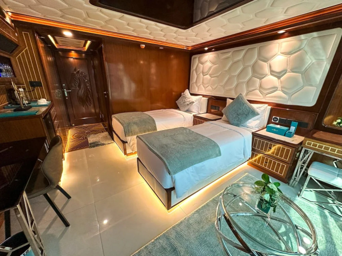 Orchid Overnight Superyacht